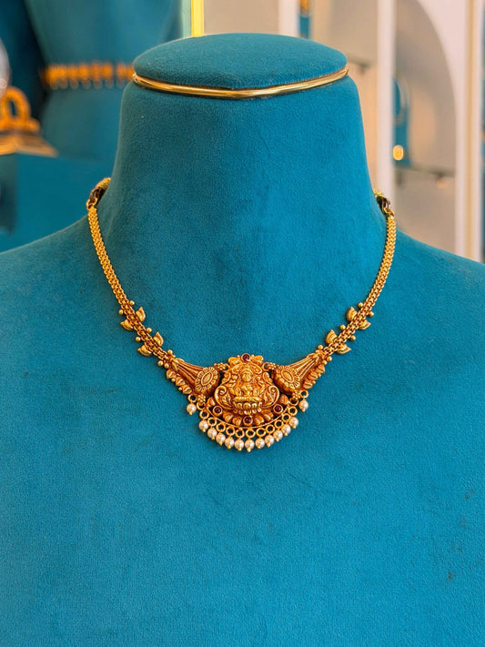 Short Necklace in 92.5 Silver Gold Polish (9833)