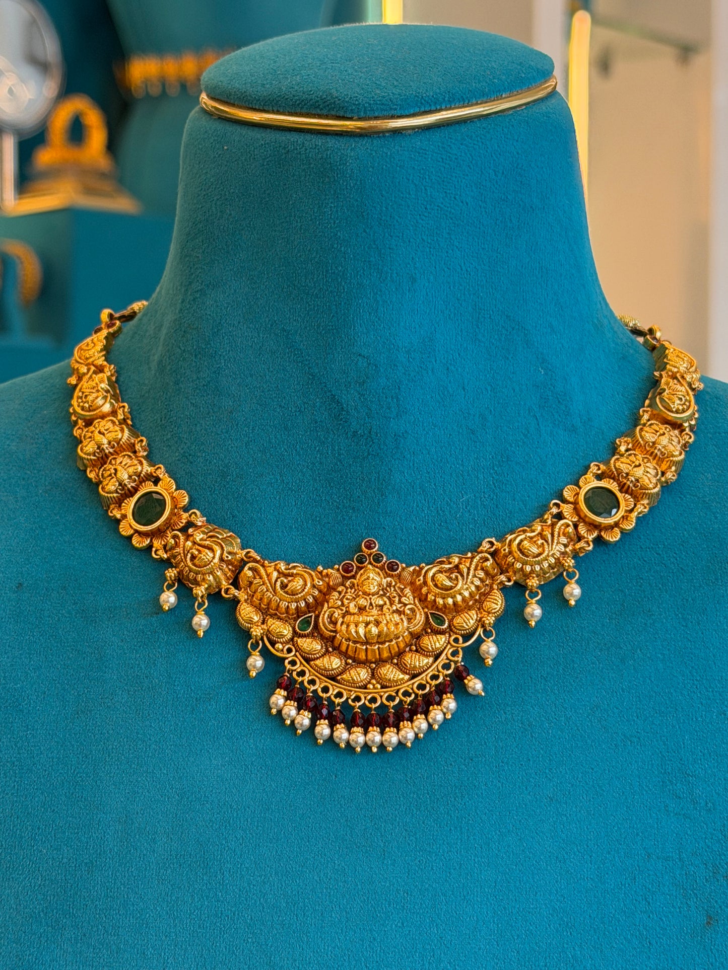 Short Necklace in 92.5 Silver Gold Polish (9814)