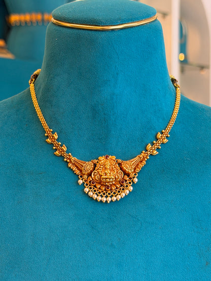 Short Necklace in 92.5 Silver Gold Polish (9833)