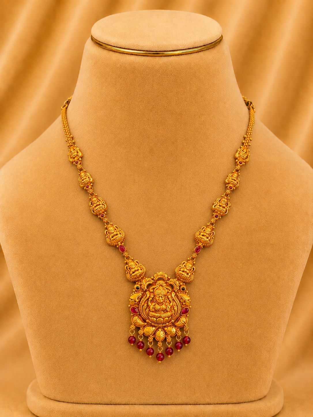 Short Necklace in 92.5 Silver Gold Polish (9827)