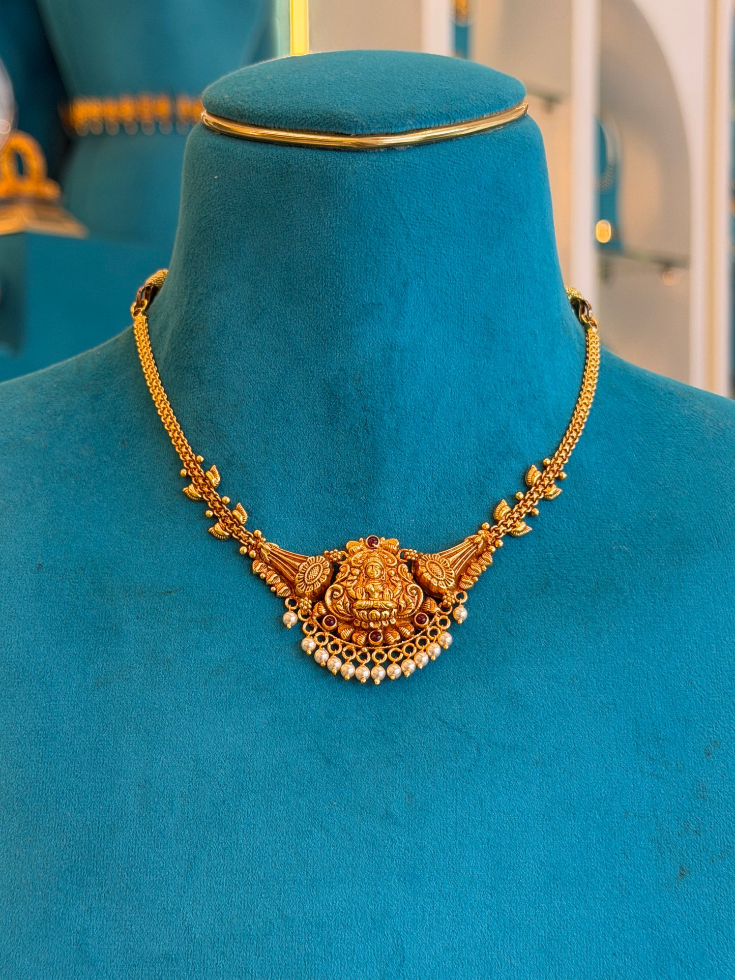 Short Necklace in 92.5 Silver Gold Polish (9833)