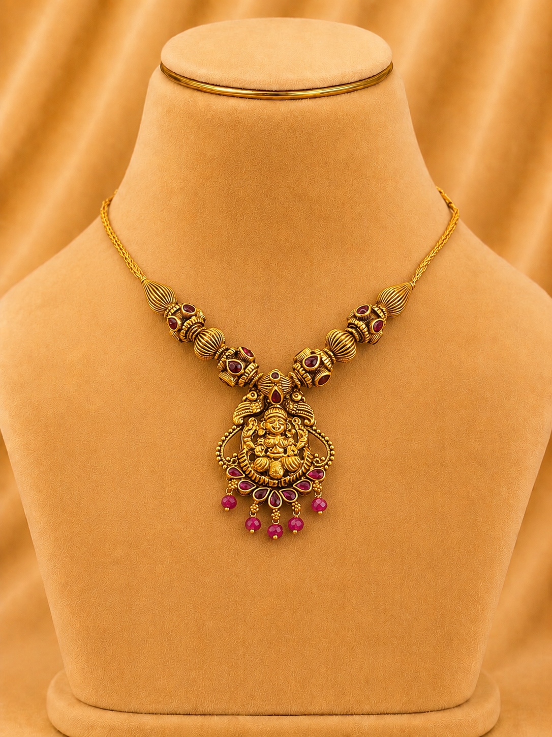 Short Necklace in 92.5 Silver Gold Polish (9844)