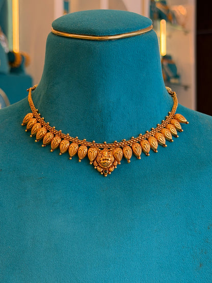 Short Necklace in 92.5 Silver Gold Polish (9812)