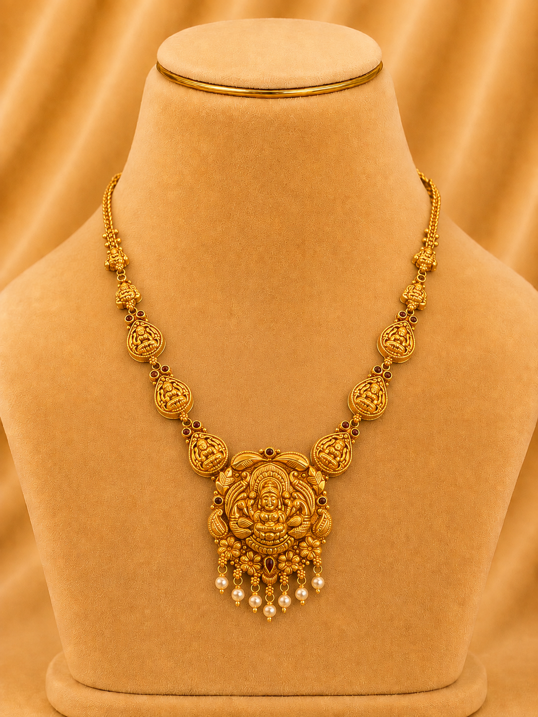 Short Necklace in 92.5 Silver Gold Polish (9824)