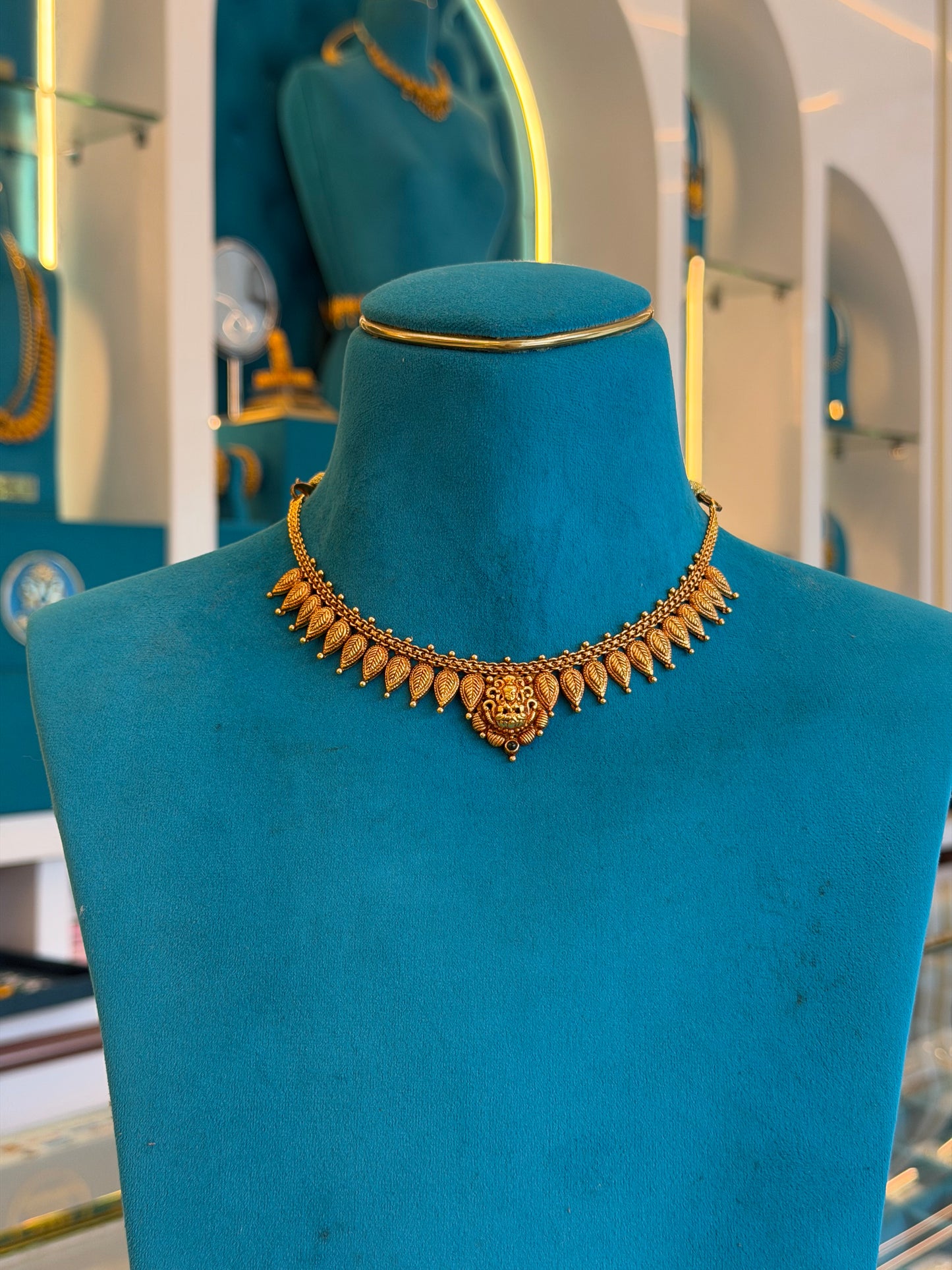 Short Necklace in 92.5 Silver Gold Polish (9816)