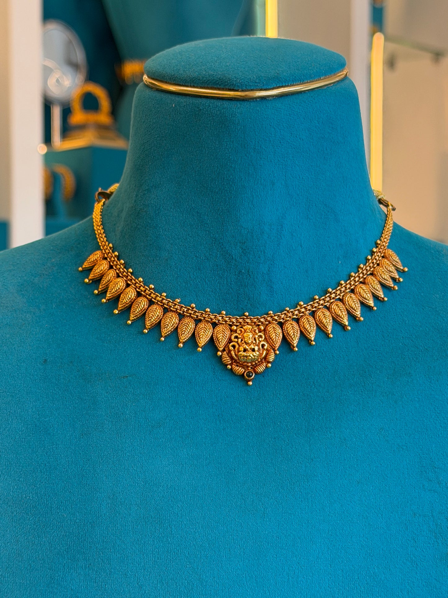 Short Necklace in 92.5 Silver Gold Polish (9816)