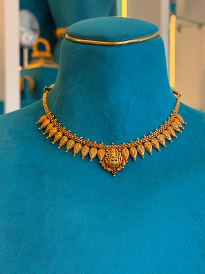 Short Necklace in 92.5 Silver Gold Polish (9816)