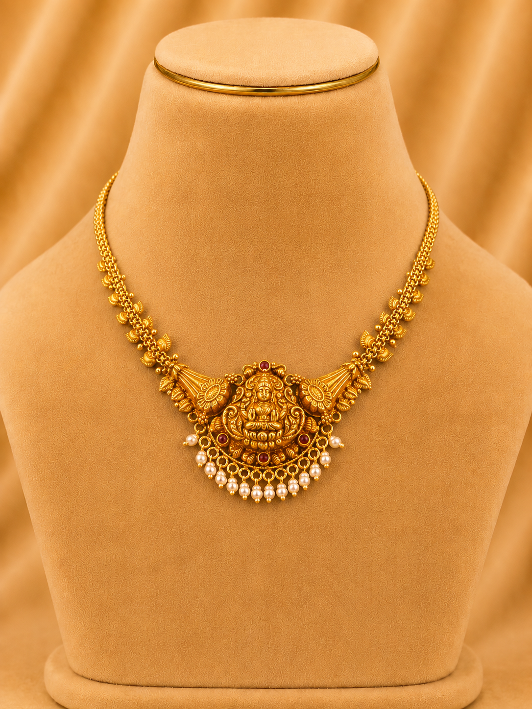Short Necklace in 92.5 Silver Gold Polish (9833)