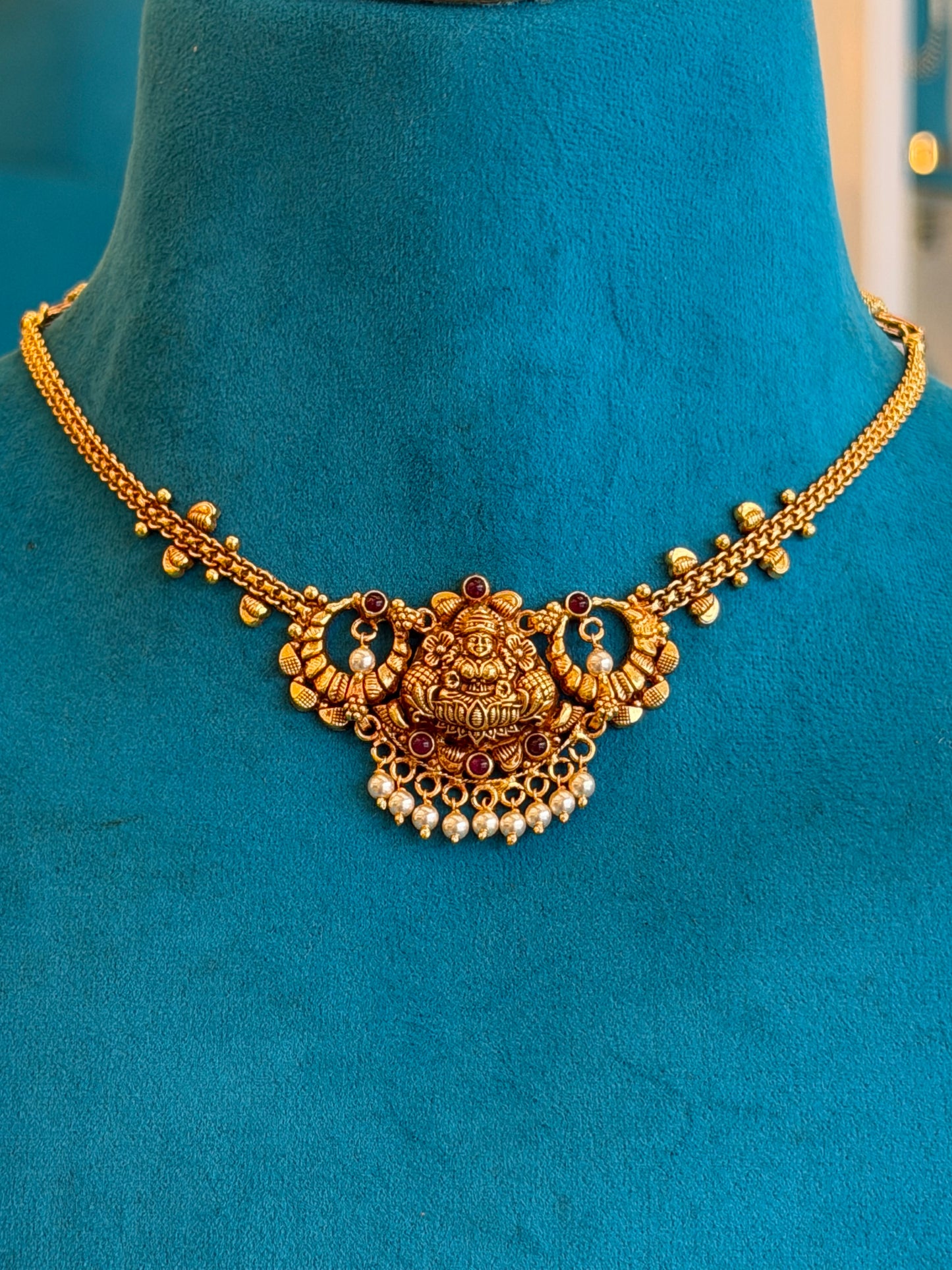 Short Necklace in 92.5 Silver Gold Polish (9834)