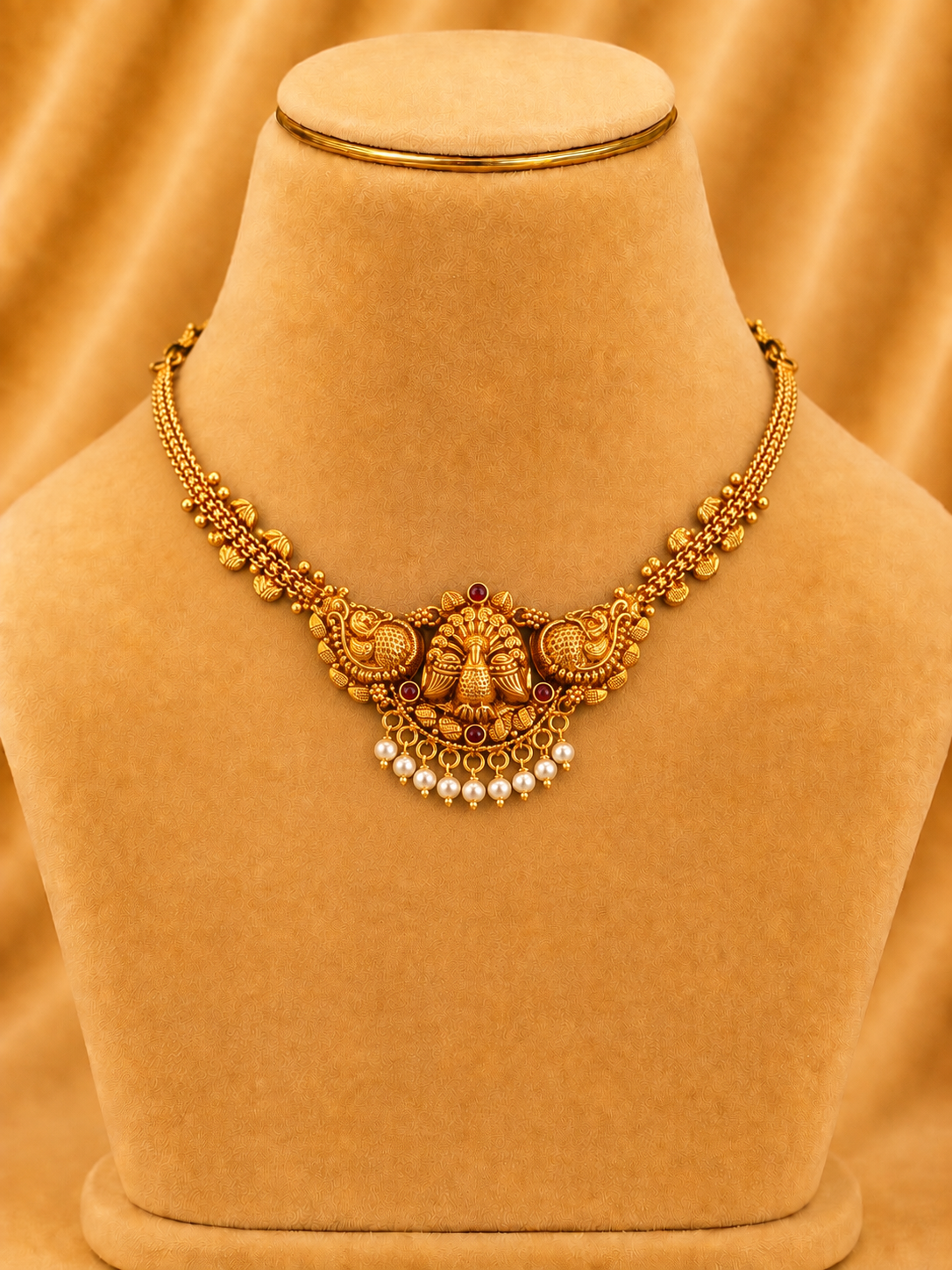 Short Necklace in 92.5 Silver Gold Polish (9843)