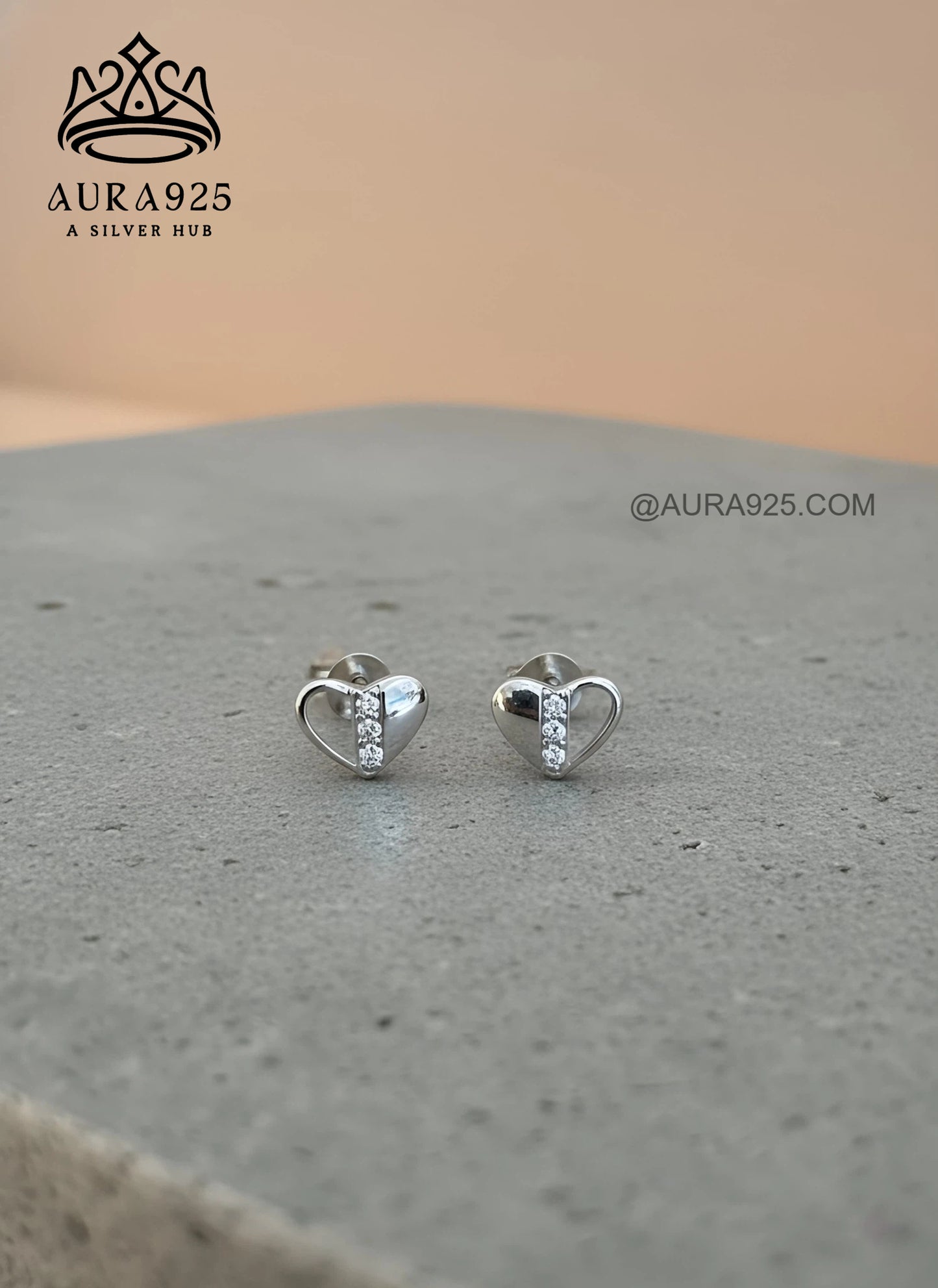 Delicate Heart Stud Earrings SILVER925 SLE-8561